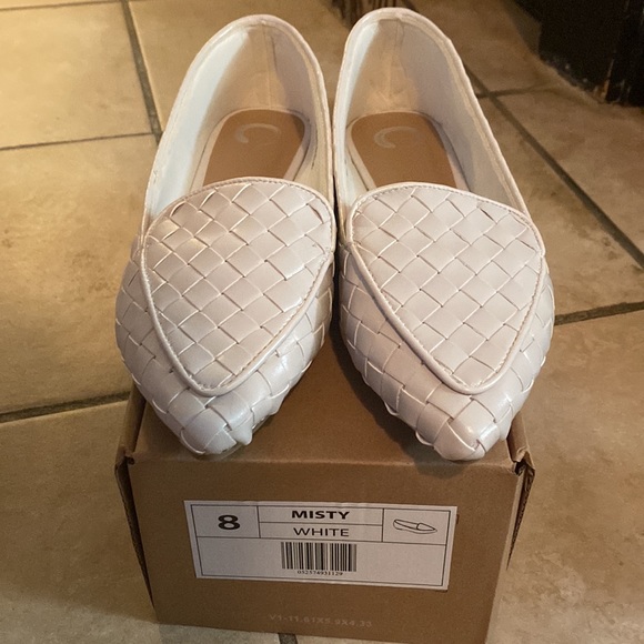 Journee Collection Misty Tru Comfort Foam women's flats. Size 8. Misty White. - Picture 4 of 4